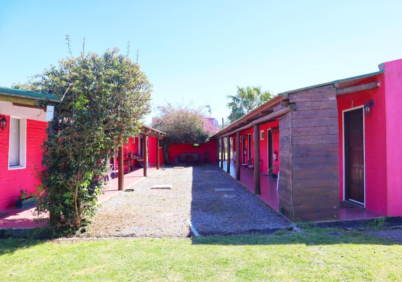 Casa De Campo Lo De Fatsia Guest House Colonia del Sacramento Exterior photo