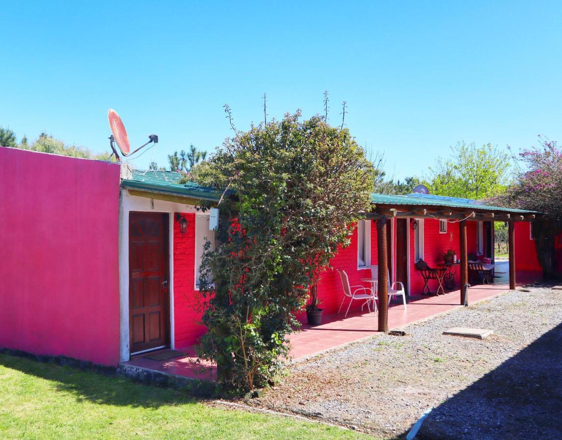 Casa De Campo Lo De Fatsia Guest House Colonia del Sacramento Exterior photo