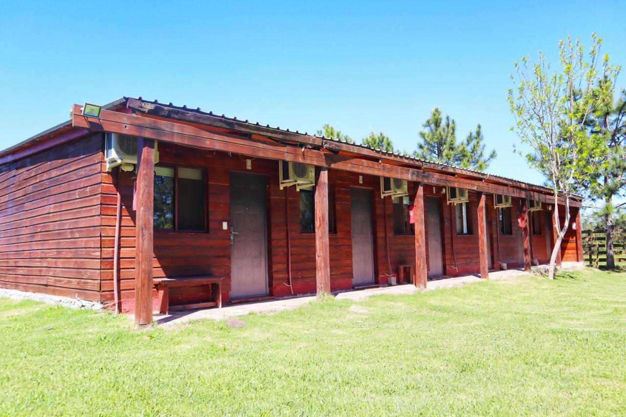 Casa De Campo Lo De Fatsia Guest House Colonia del Sacramento Exterior photo