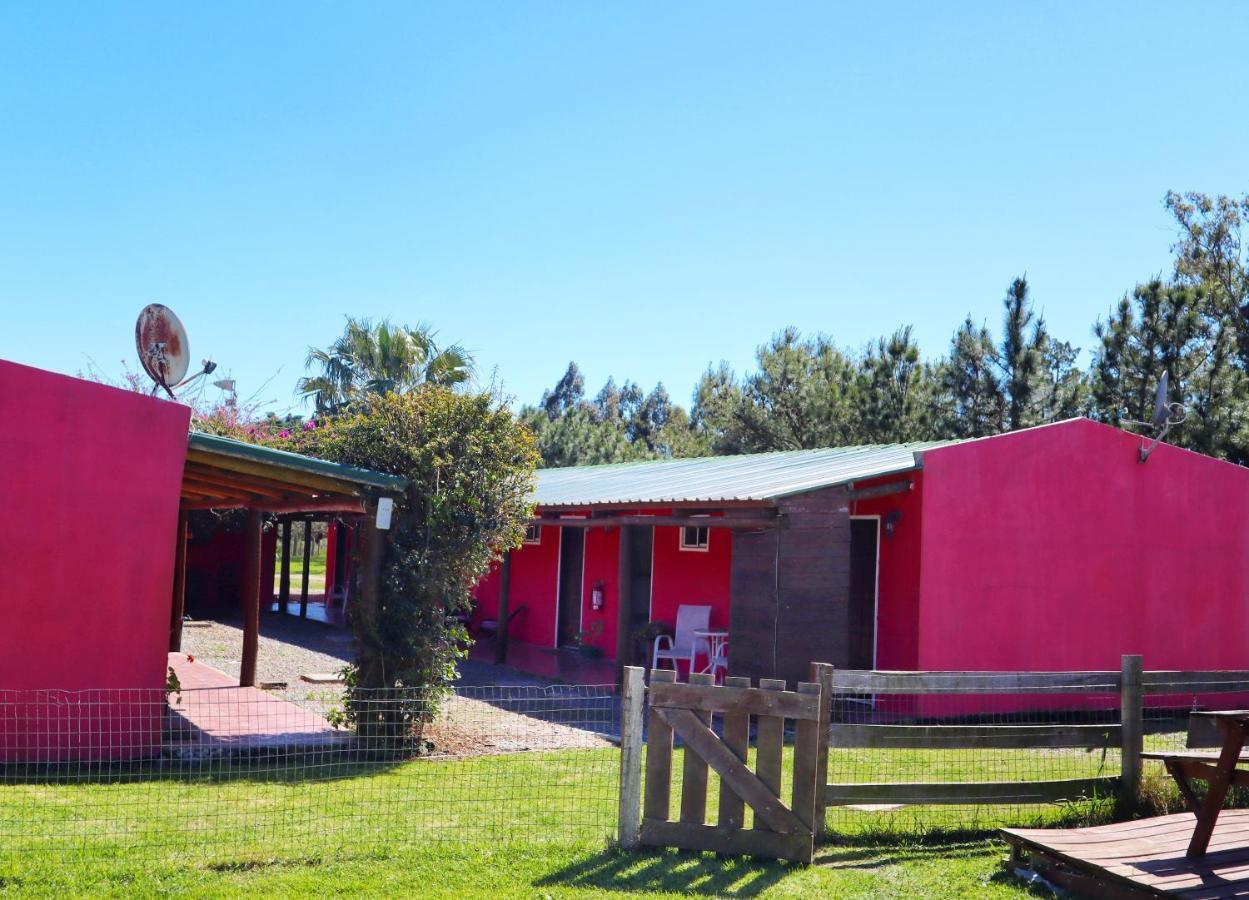 Casa De Campo Lo De Fatsia Guest House Colonia del Sacramento Exterior photo